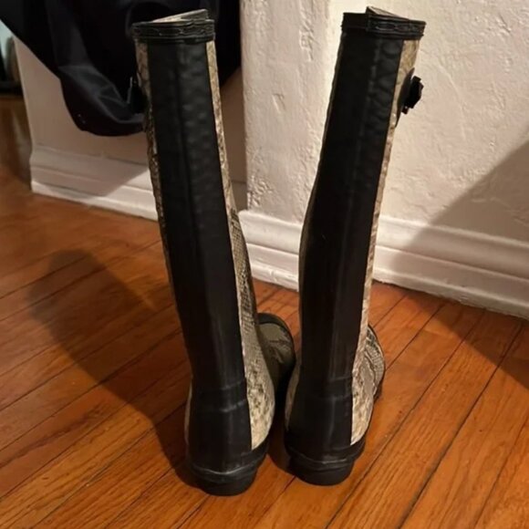 HUNTER Python Snake Print Knee-Length Rain Boots, Size US 7 - Picture 7 of 8